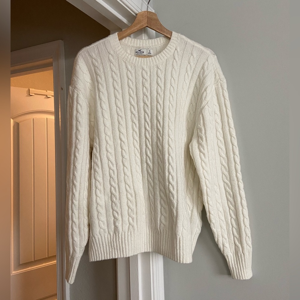 Hollister creme knit oversized sweater - NWOT